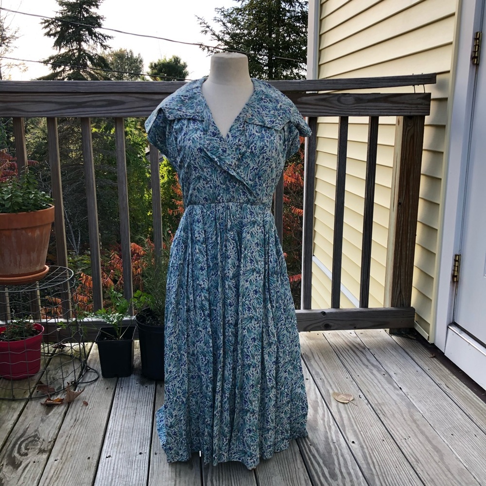 Vintage 60’s huge collar cocktail pinup dress